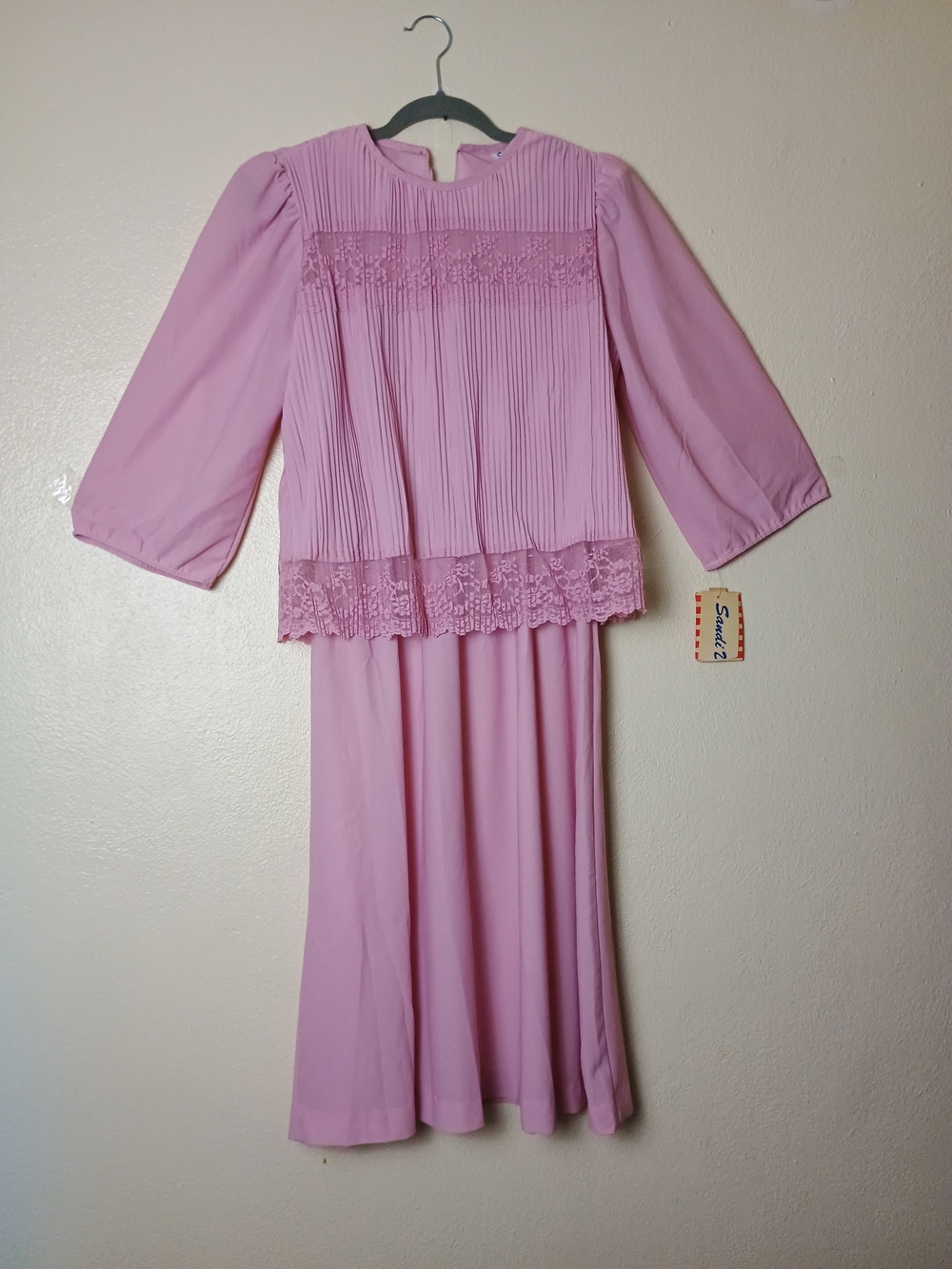 Vintage 70s/90s Classic Retro Sandi Dee 9/10 Women's Pink Lace & Pleat Dress